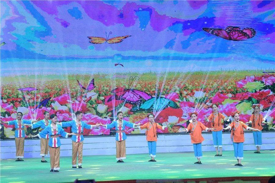 《唱响九州百戏盛典》“有戏安徽”2019全国戏迷春节联欢晚会精彩上演