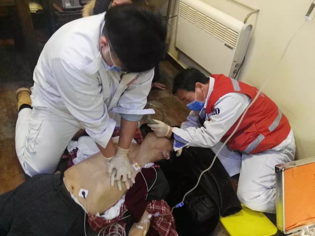 120急救人员催泪瞬间,120急救人员紧急救援