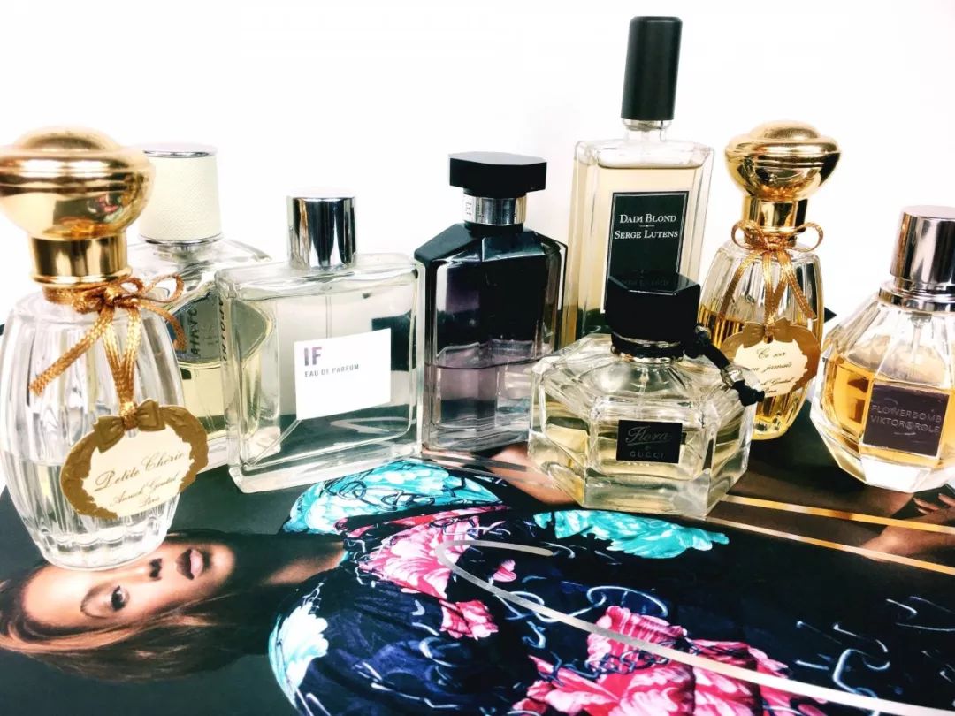 那些写香评的人文采有多好？让你隔屏闻到香水味儿丨夜听双语