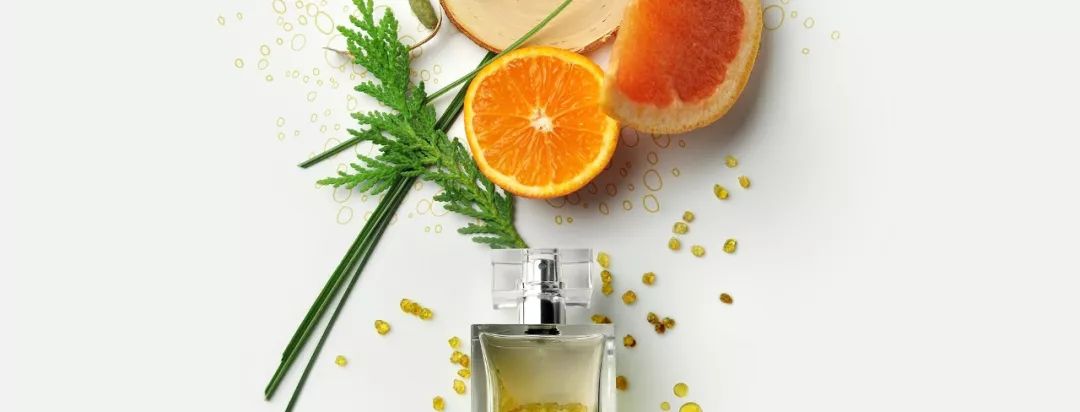 那些写香评的人文采有多好？让你隔屏闻到香水味儿丨夜听双语