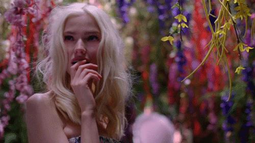 那些写香评的人文采有多好？让你隔屏闻到香水味儿丨夜听双语