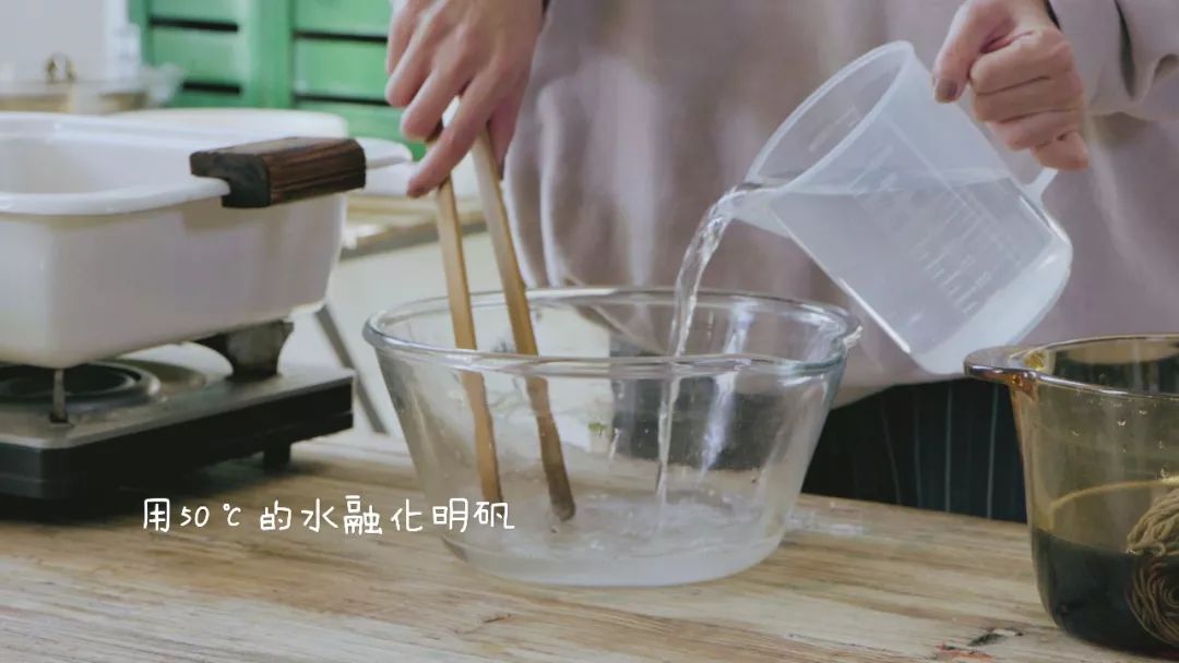 染毛线的正确方法,什么样的羊毛毛线可以手染