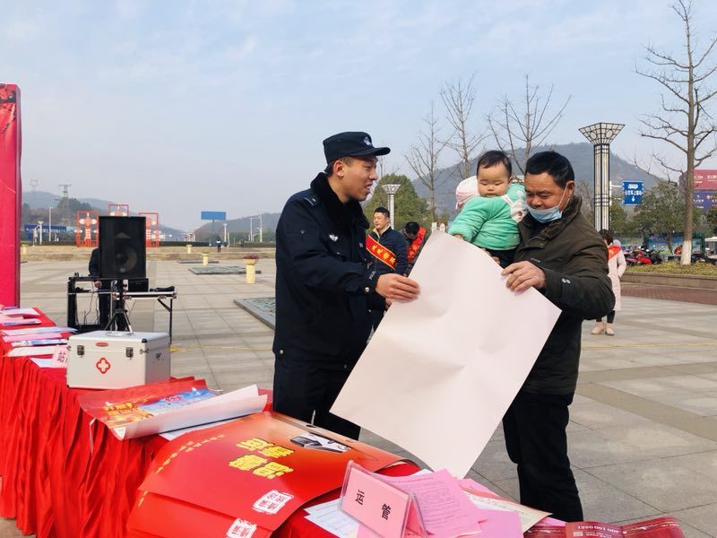 铜陵铁路春运临客,临客列车进铜陵站