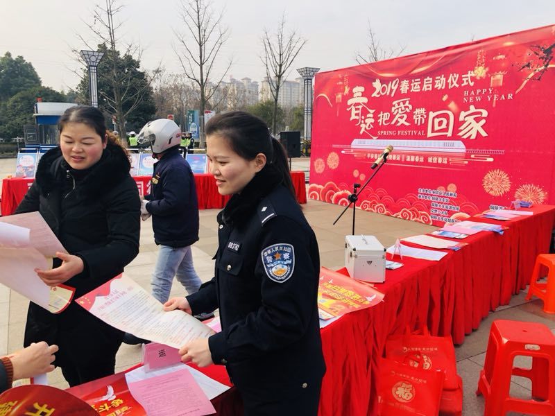 铜陵铁路春运临客,临客列车进铜陵站