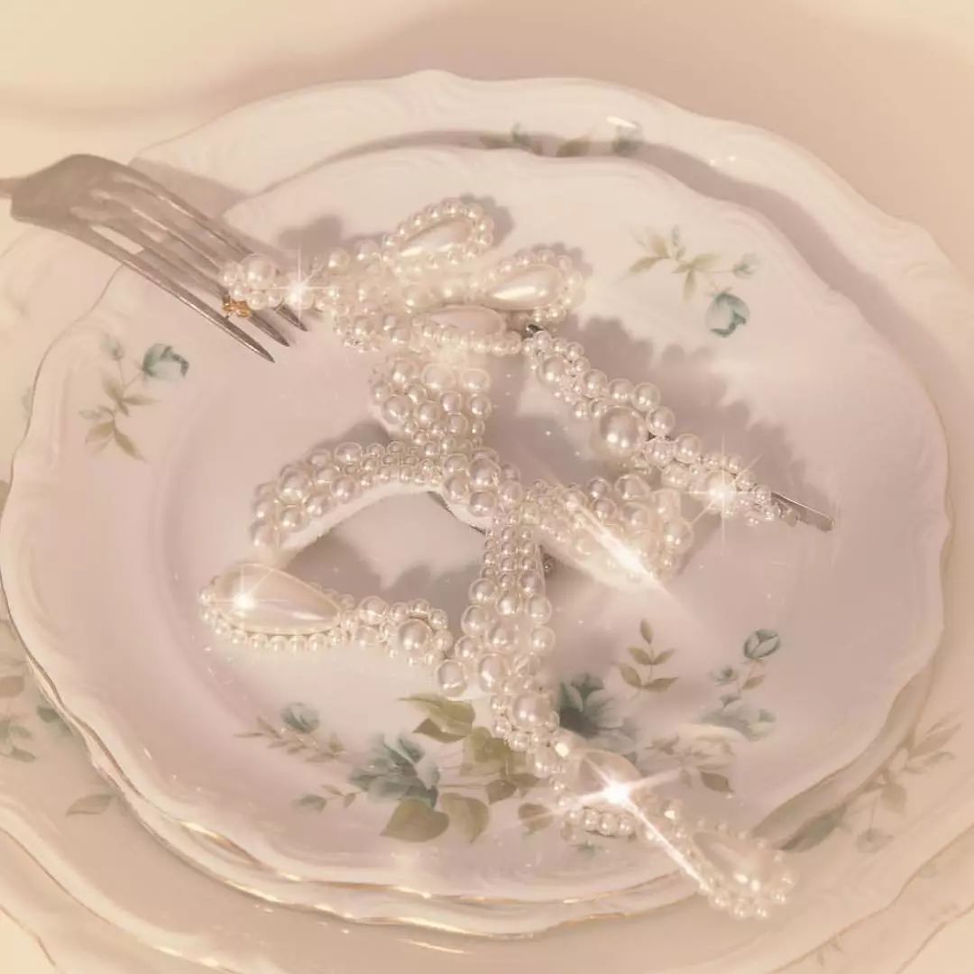 我最近|不戴Bra都没关系,不戴发夹不能出门……