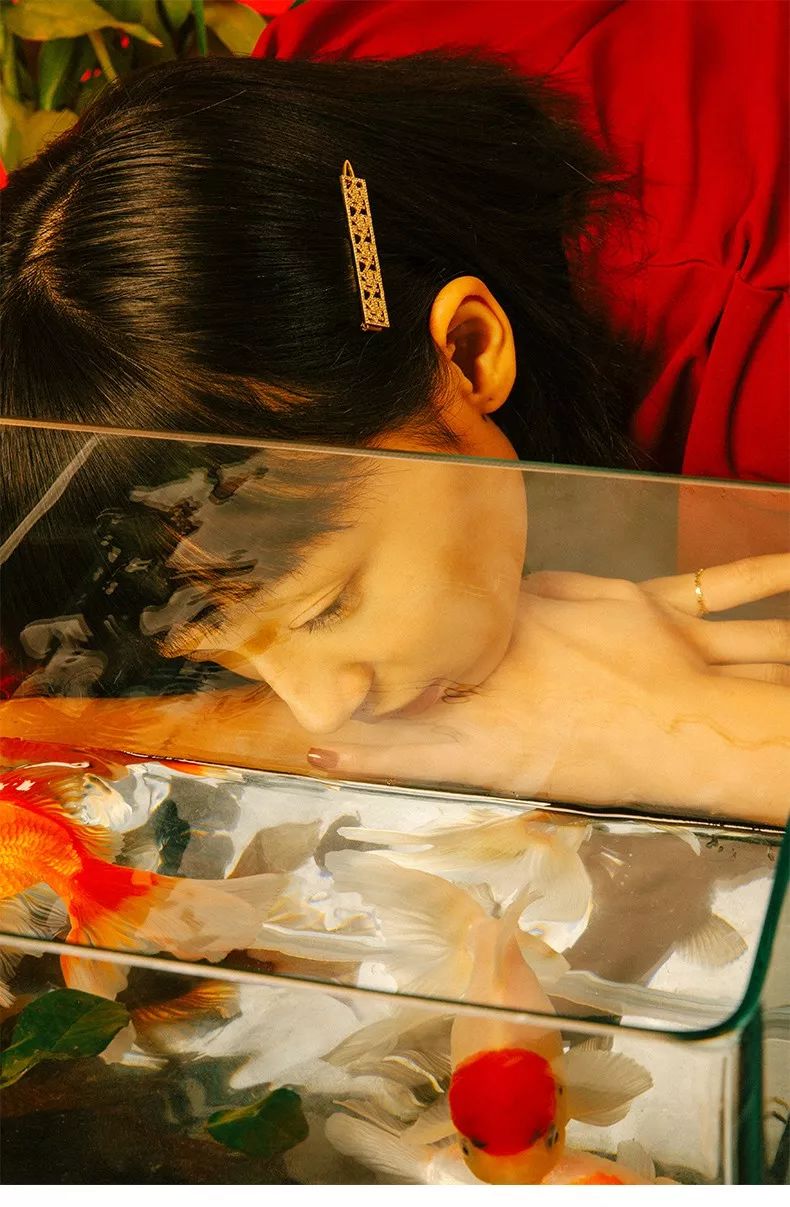 我最近|不戴Bra都没关系,不戴发夹不能出门……