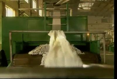 为什么塑料瓶可以卖钱,塑料瓶和塑料袋能做衣服用吗