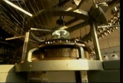 为什么塑料瓶可以卖钱,塑料瓶和塑料袋能做衣服用吗