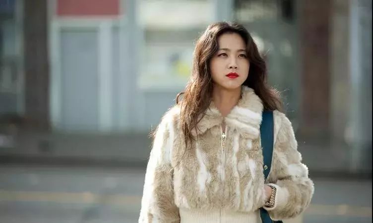 她用性冷淡惊艳了全世界：所谓气质，就是不管气质