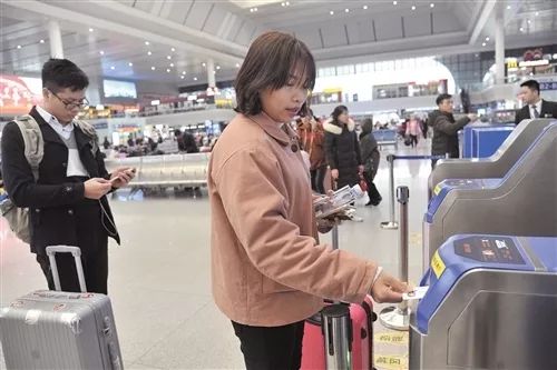 买完高铁票后怎么在手机上查票,高铁计次票刷身份证可以进站么