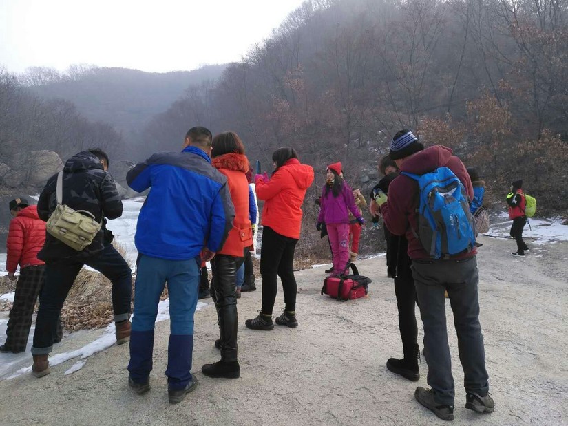 岫岩石湖瀑布旅游攻略,冬天自驾仙女山旅游攻略