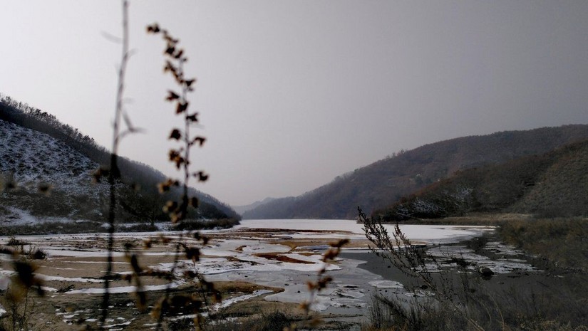 岫岩石湖瀑布旅游攻略,冬天自驾仙女山旅游攻略