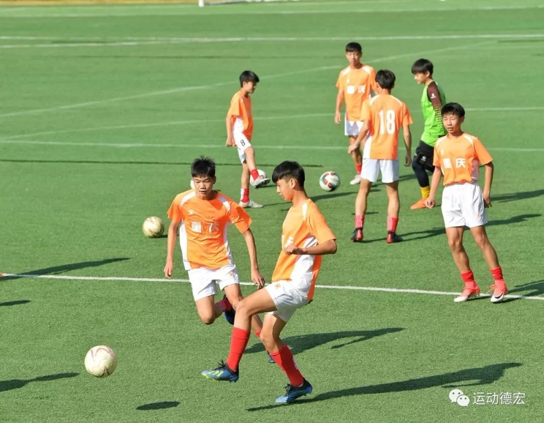 足球赛进入半决赛给孩子们加油,足球比赛开赛前给孩子们加油打气