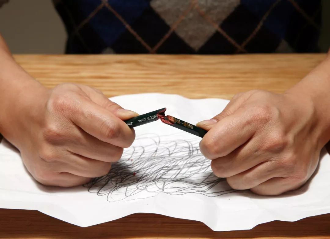 手汗症紧张出汗心虚,一紧张就手心出很多汗是什么病