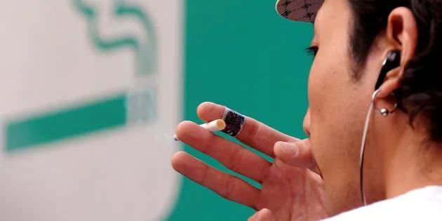 日本便利店还售卖杂志吗,日本便利店杂志限售