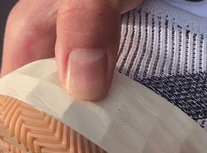 新款adidas休闲鞋,adidas最新推出的超轻跑鞋