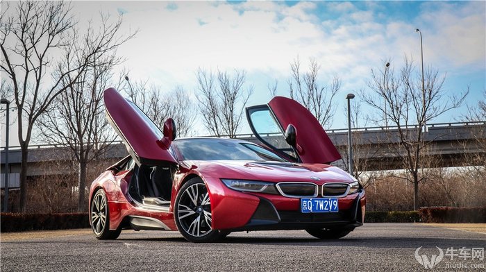 试驾宝马i8视频,宝马i8新款试驾