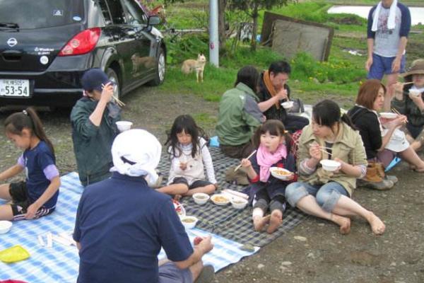 一般普通的日本家庭月收入是多少,日本白领工资收入