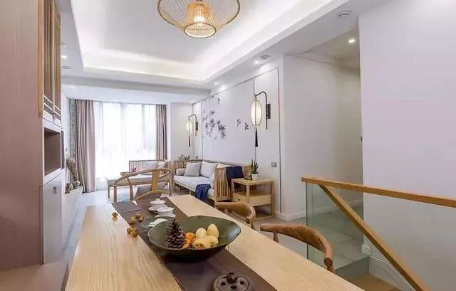 复式中式沙发背景墙,纯中式客厅挑空沙发墙