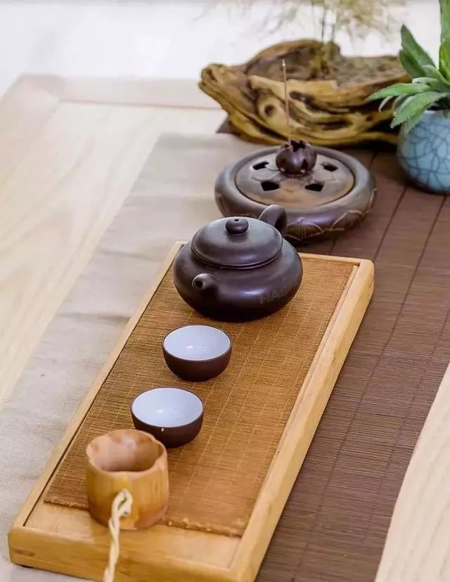 复式中式沙发背景墙,纯中式客厅挑空沙发墙