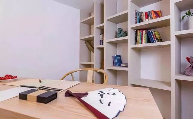 复式中式沙发背景墙,纯中式客厅挑空沙发墙