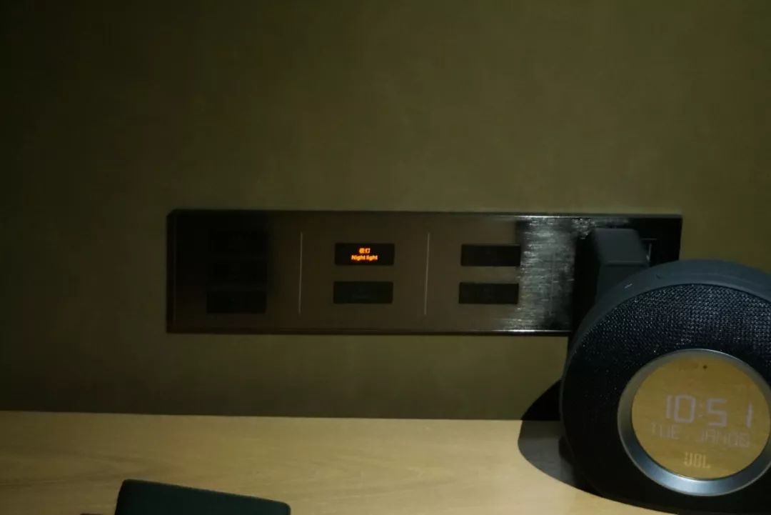 文艺渔村中的海上浮城，希尔顿旗下这家设计感满分的小鲜肉酒店，颜值爆炸！