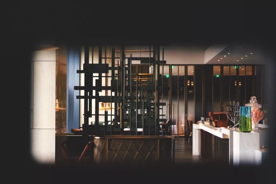 文艺渔村中的海上浮城，希尔顿旗下这家设计感满分的小鲜肉酒店，颜值爆炸！