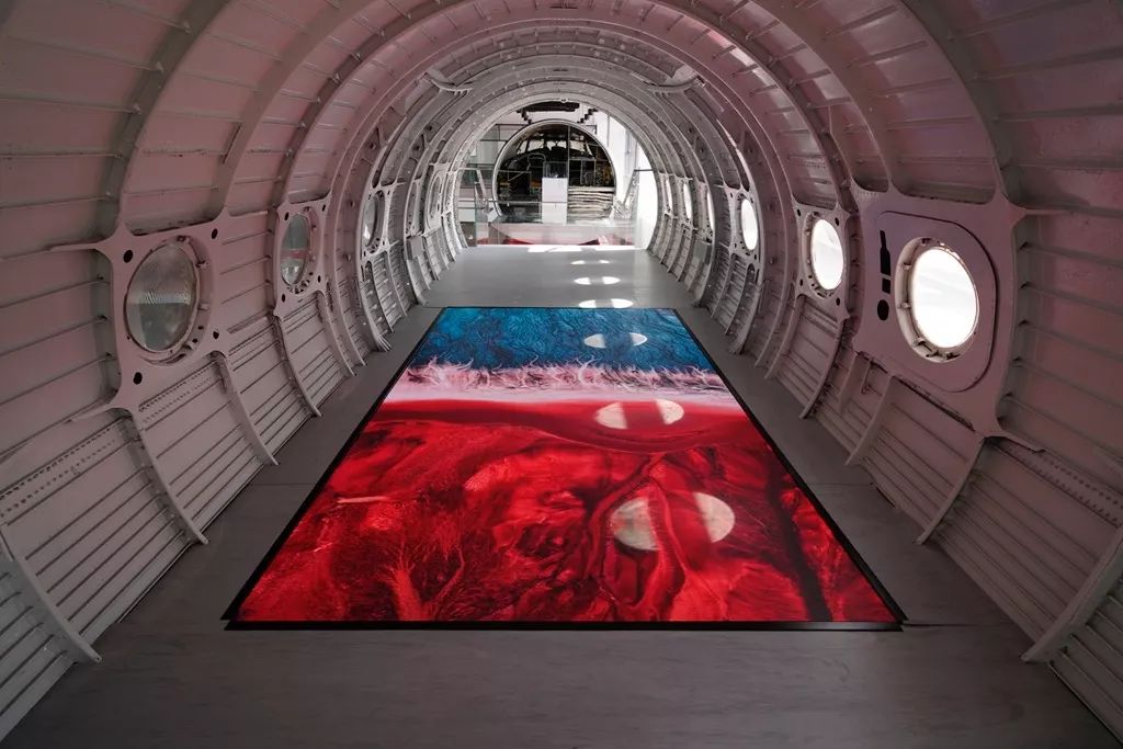 文艺渔村中的海上浮城，希尔顿旗下这家设计感满分的小鲜肉酒店，颜值爆炸！