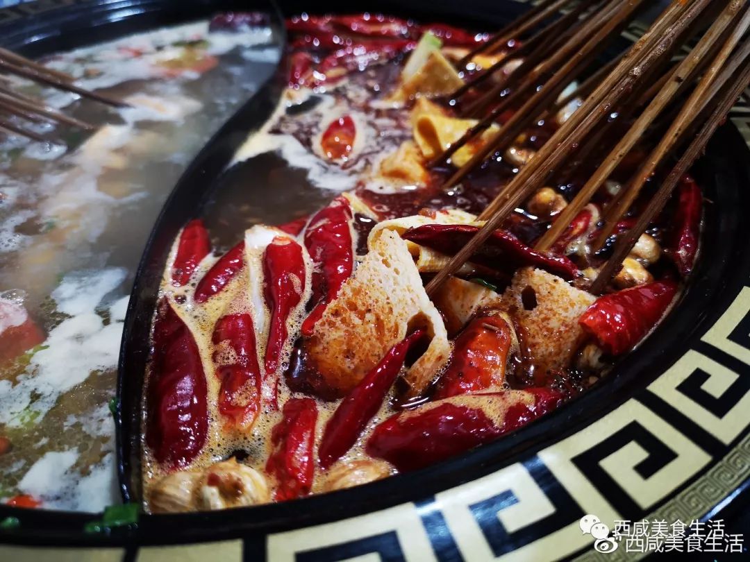 跟着朋友去了咸阳二中隔壁的民院侯家麻辣烫