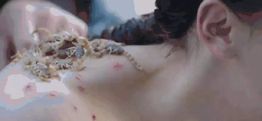 吴谨言被吓哭,皓镧传吴谨言被蝎子咬是哪一集