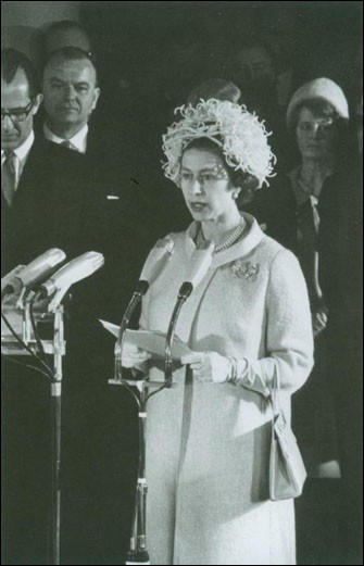 选耳机买哪个牌子的耳机比较好,各耳机品牌旗舰耳机对比