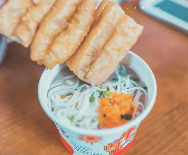 武汉:一碗热干面杀百鬼,一锅豆皮烫神仙