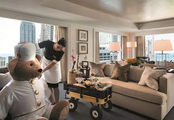 酒店服务员制服吸引顾客,酒店时尚制服