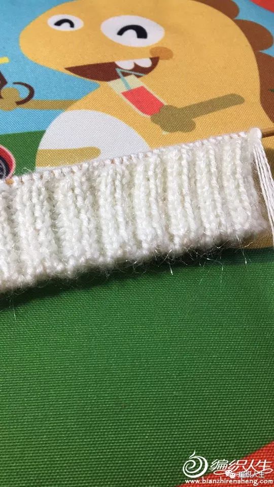 棒针棋盘格围巾图解,菱形镂空花披肩围巾编织视频