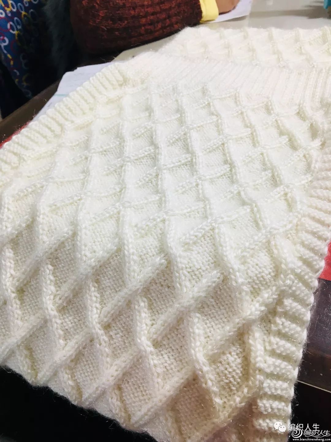 棒针棋盘格围巾图解,菱形镂空花披肩围巾编织视频