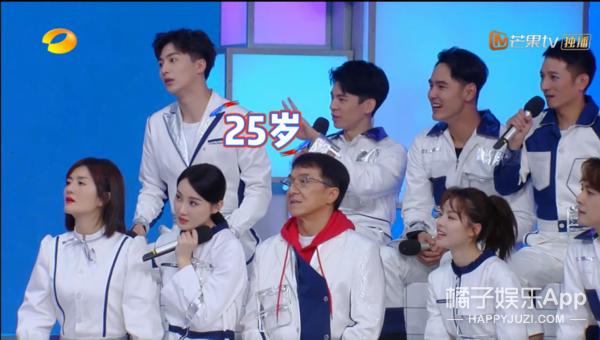 何炅童颜不老图片,44岁的何炅还是童颜脸