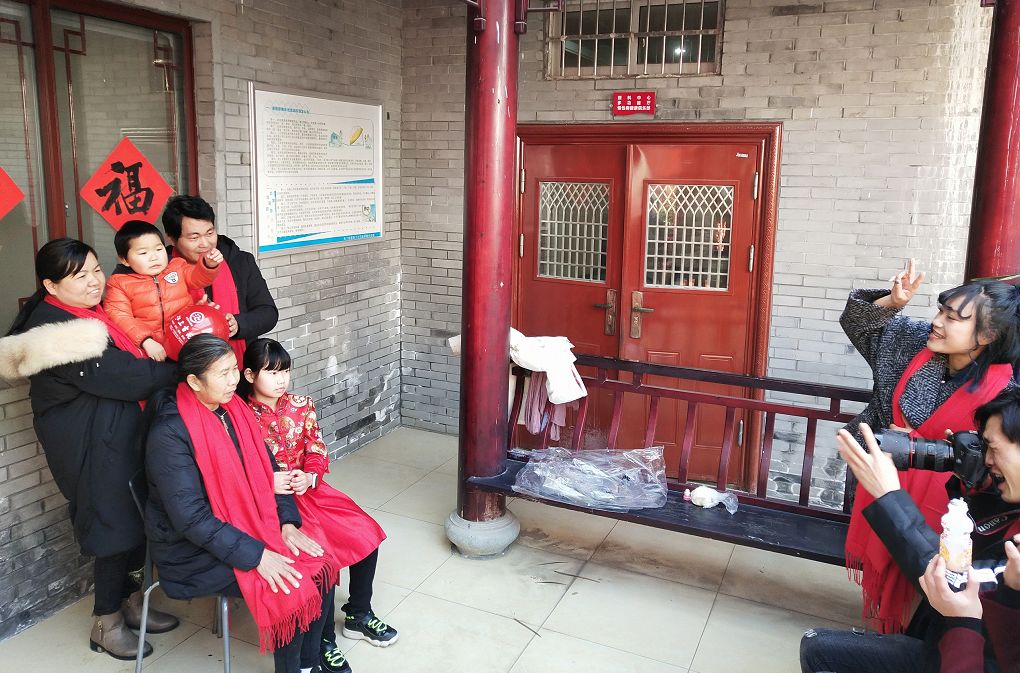 全家福定格团圆幸福时刻,全家福定格幸福时刻