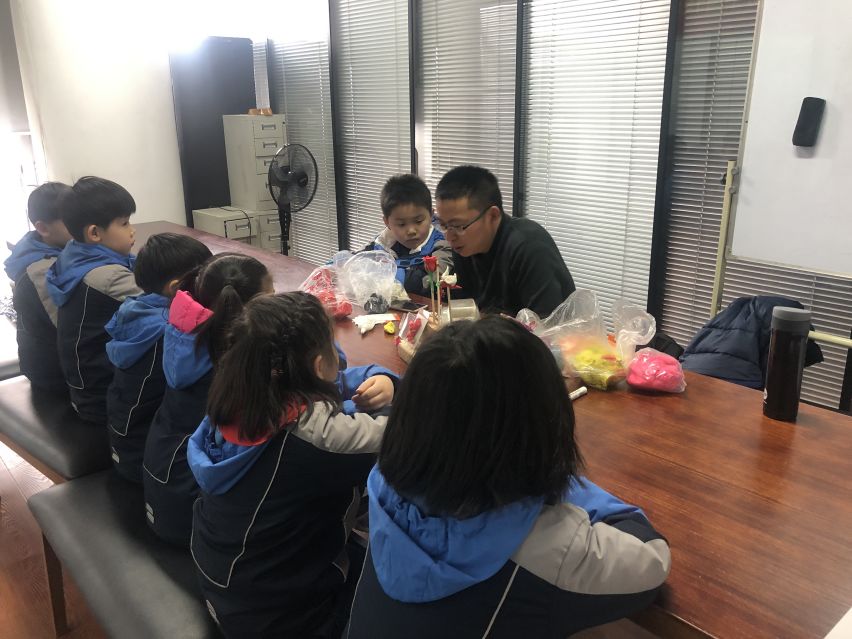 玄外附小·旋风雏鹰假日小队丨巧手捏面人，文化指尖承