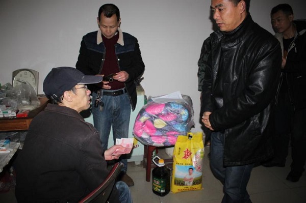 怀化爱心捐助,政府感谢爱心企业慰问贫困户