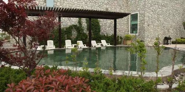 青岛冬天旅游攻略2-3天雪地温泉,青岛海边春节旅游路线攻略