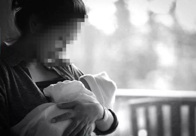 妻子患产后抑郁症，丈夫历时五年六次起诉离婚，海门法院判令准许离婚并支付妻子12万元