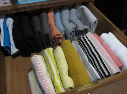 衣服被太阳晒褪色处理妙招,衣服不褪色的小妙招