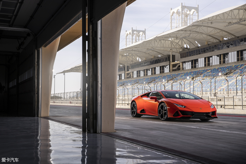 兰博基尼huracanevo敞篷,2019兰博基尼huracanevo试驾