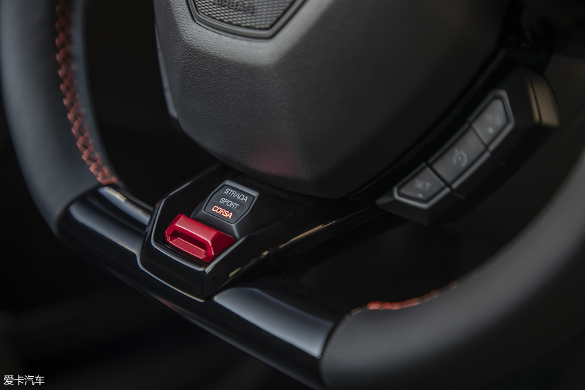 兰博基尼huracanevo敞篷,2019兰博基尼huracanevo试驾