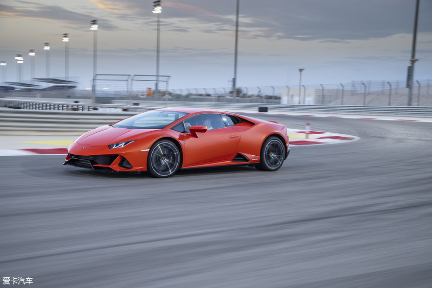 兰博基尼huracanevo敞篷,2019兰博基尼huracanevo试驾