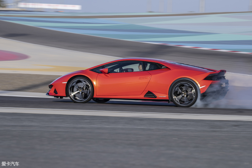 兰博基尼huracanevo敞篷,2019兰博基尼huracanevo试驾