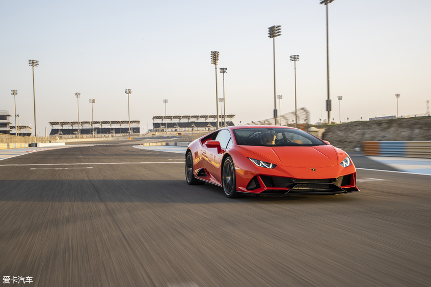 兰博基尼huracanevo敞篷,2019兰博基尼huracanevo试驾