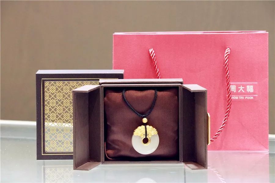 过年怎么穿才能震撼别人,过年这样穿很好看