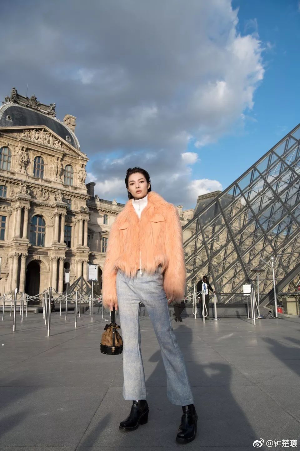 钟楚曦李溪芮新剧河边片段,李溪芮钟楚曦什么关系