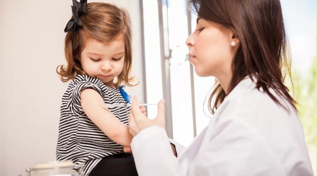 自费疫苗哪些疫苗必须要打,自费疫苗和免费疫苗都需要打么